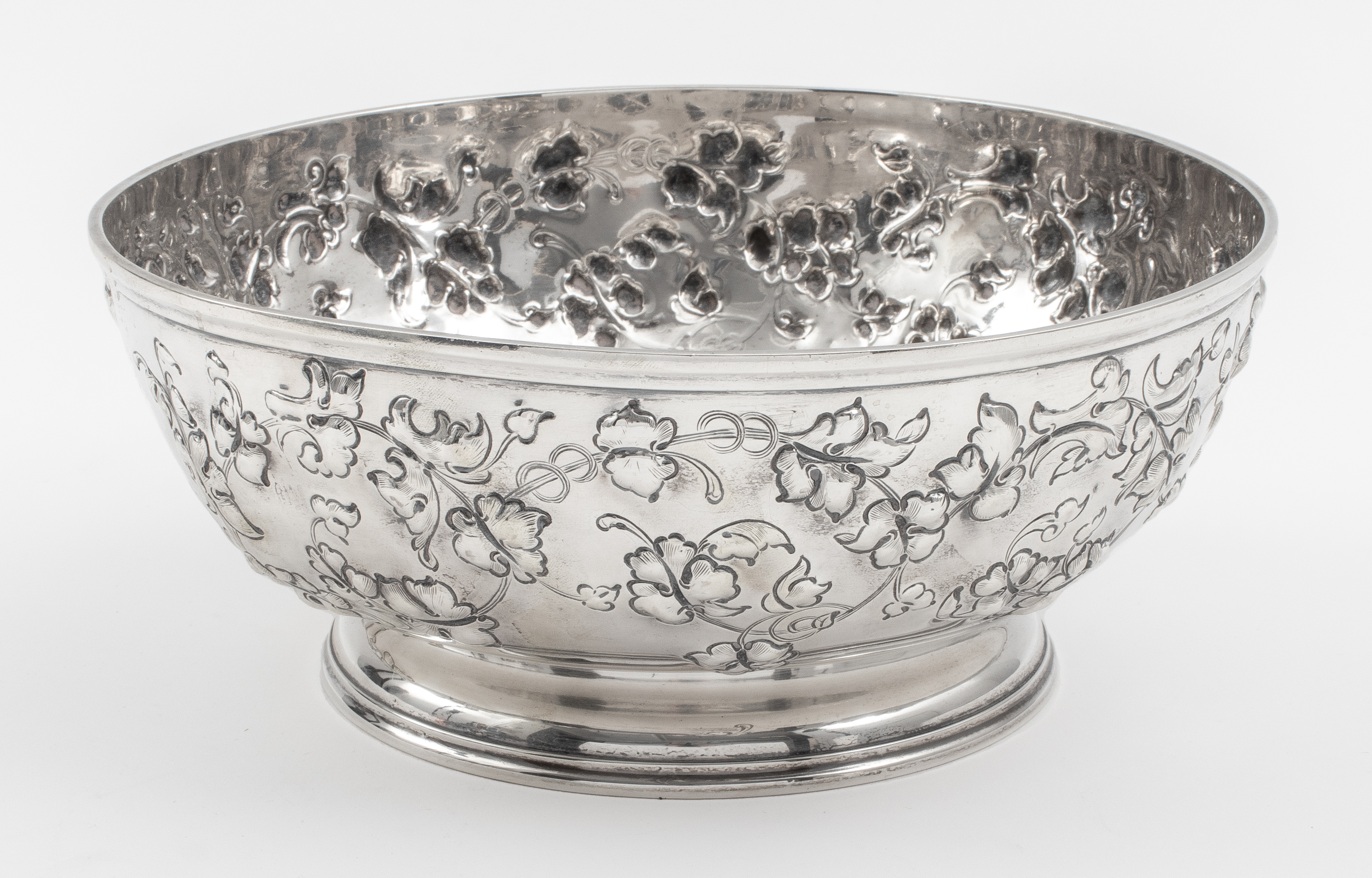 STERLING SILVER REPOUSSE BOWL Sterling 2bd9fa