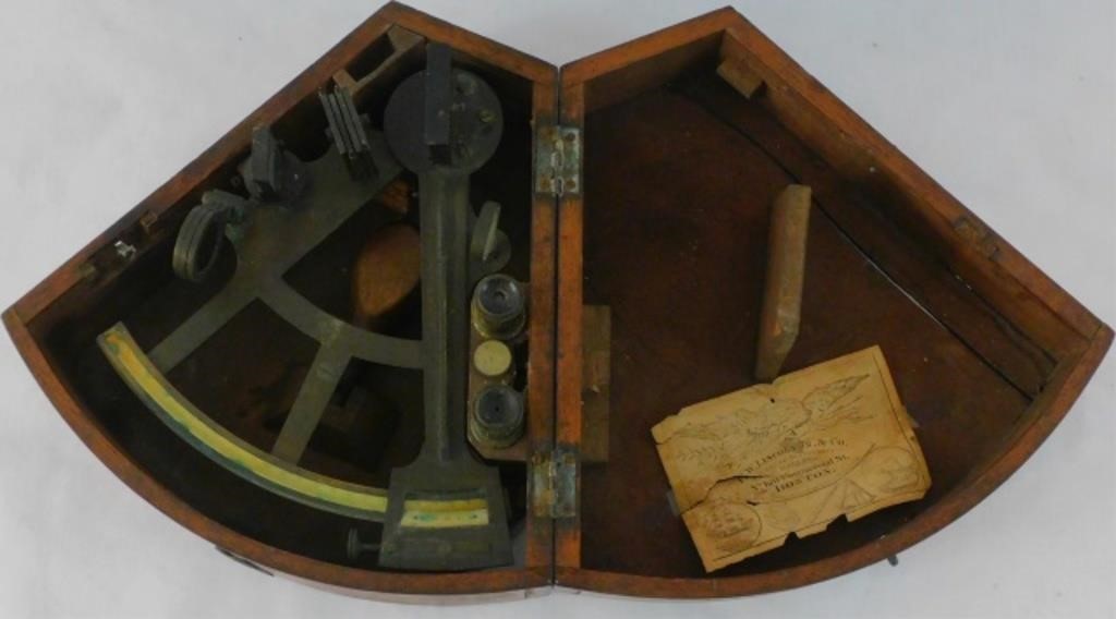 19TH CENTURY BRASS SEXTANT IN FITTED