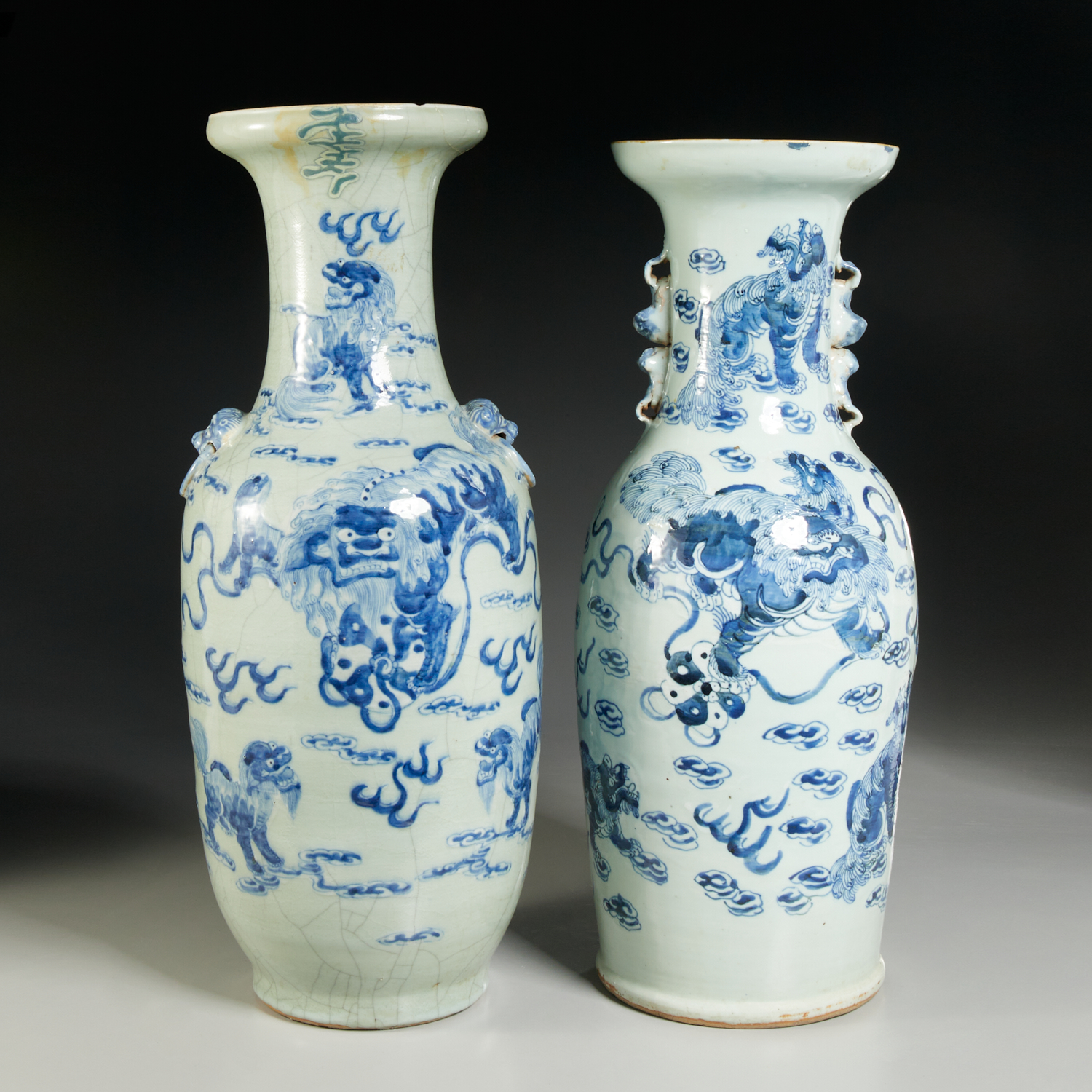 NEAR PAIR CHINESE CELADON AND BLUE 2bf4af