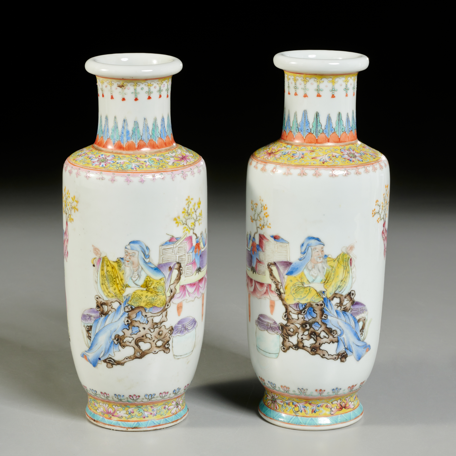 PAIR CHINESE FAMILLE ROSE PORCELAIN 2bf4d4