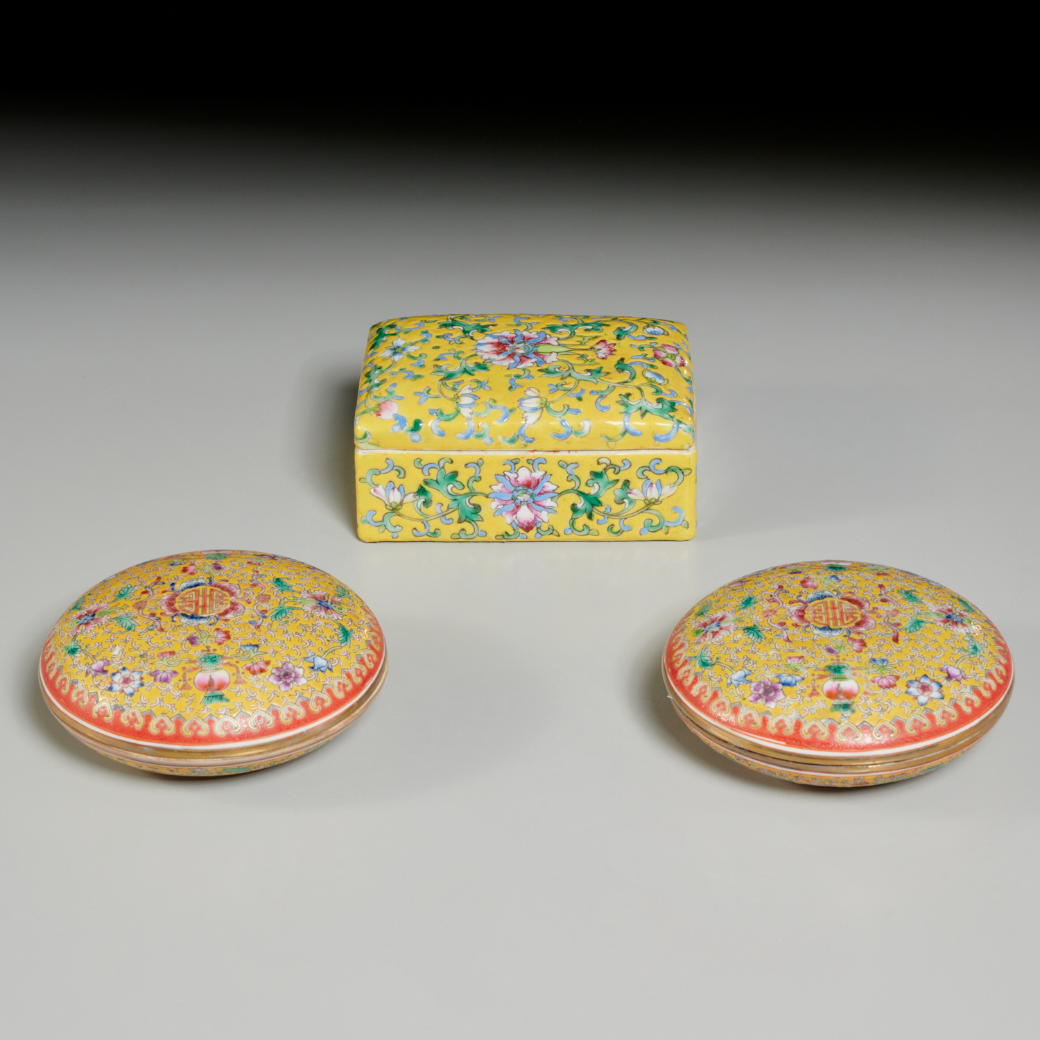 (3) CHINESE FAMILLE JAUNE PORCELAIN