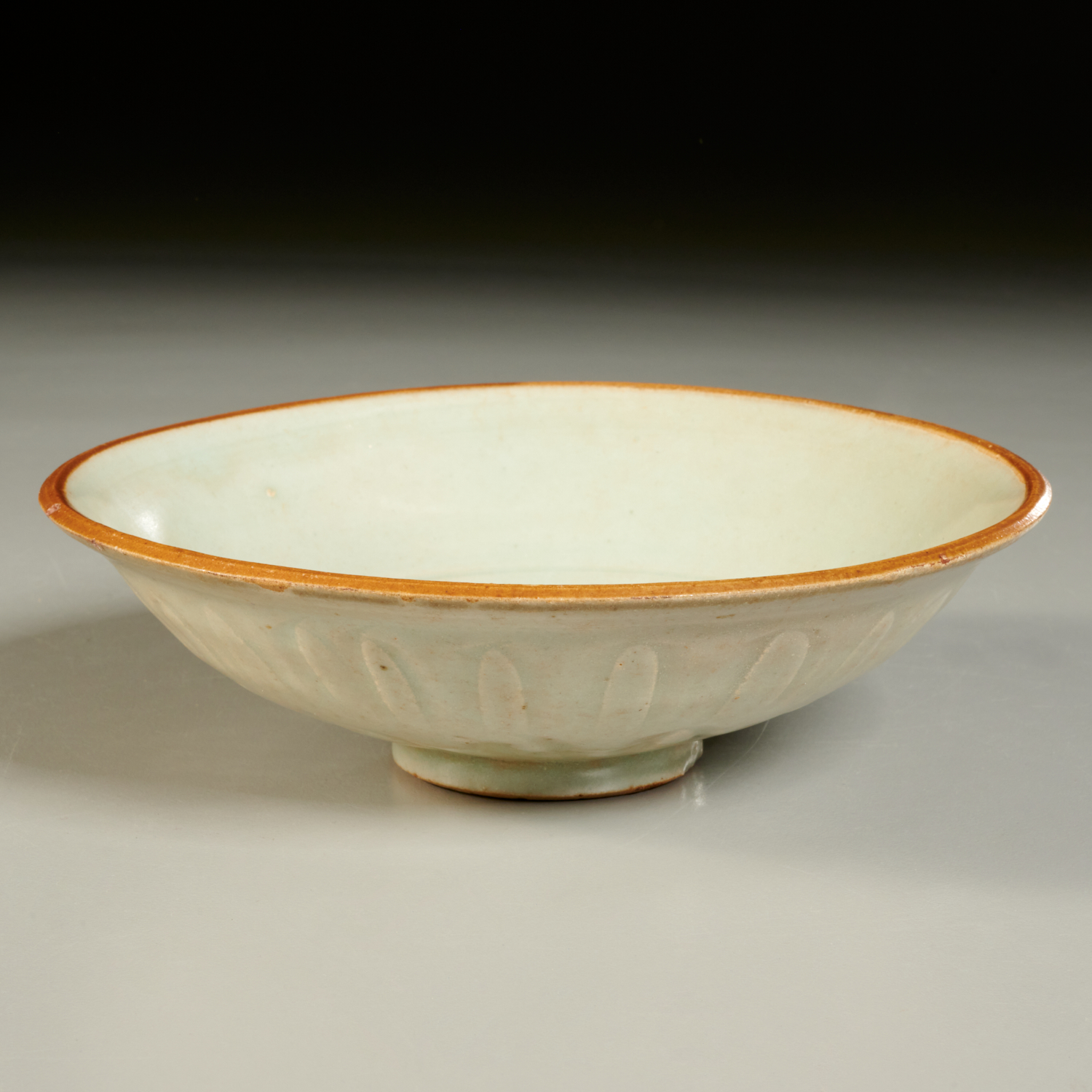 CHINESE YAOZHOU CELADON FLORAL 2bf54b