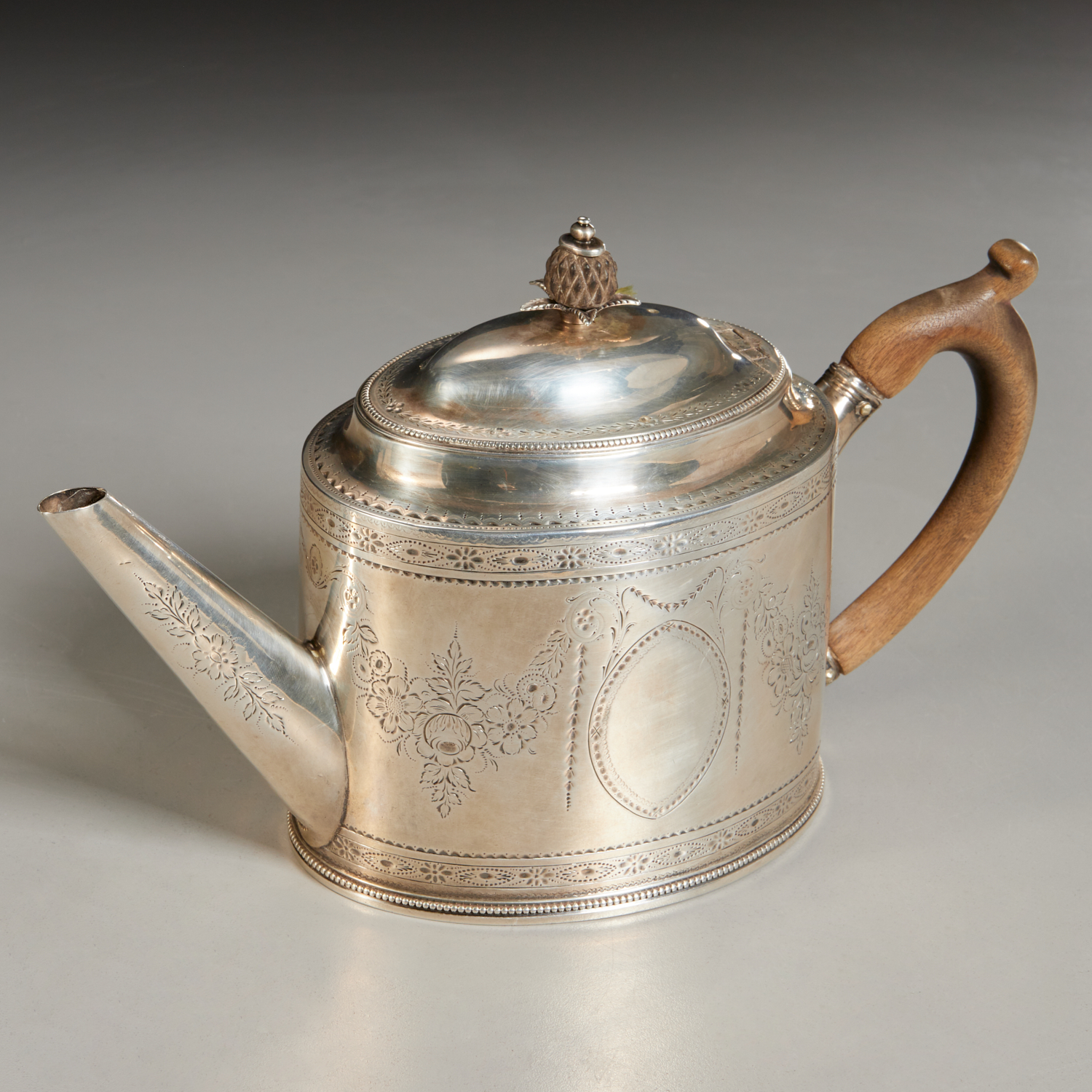 GEORGE III SILVER TEAPOT HESTER 2bf69f