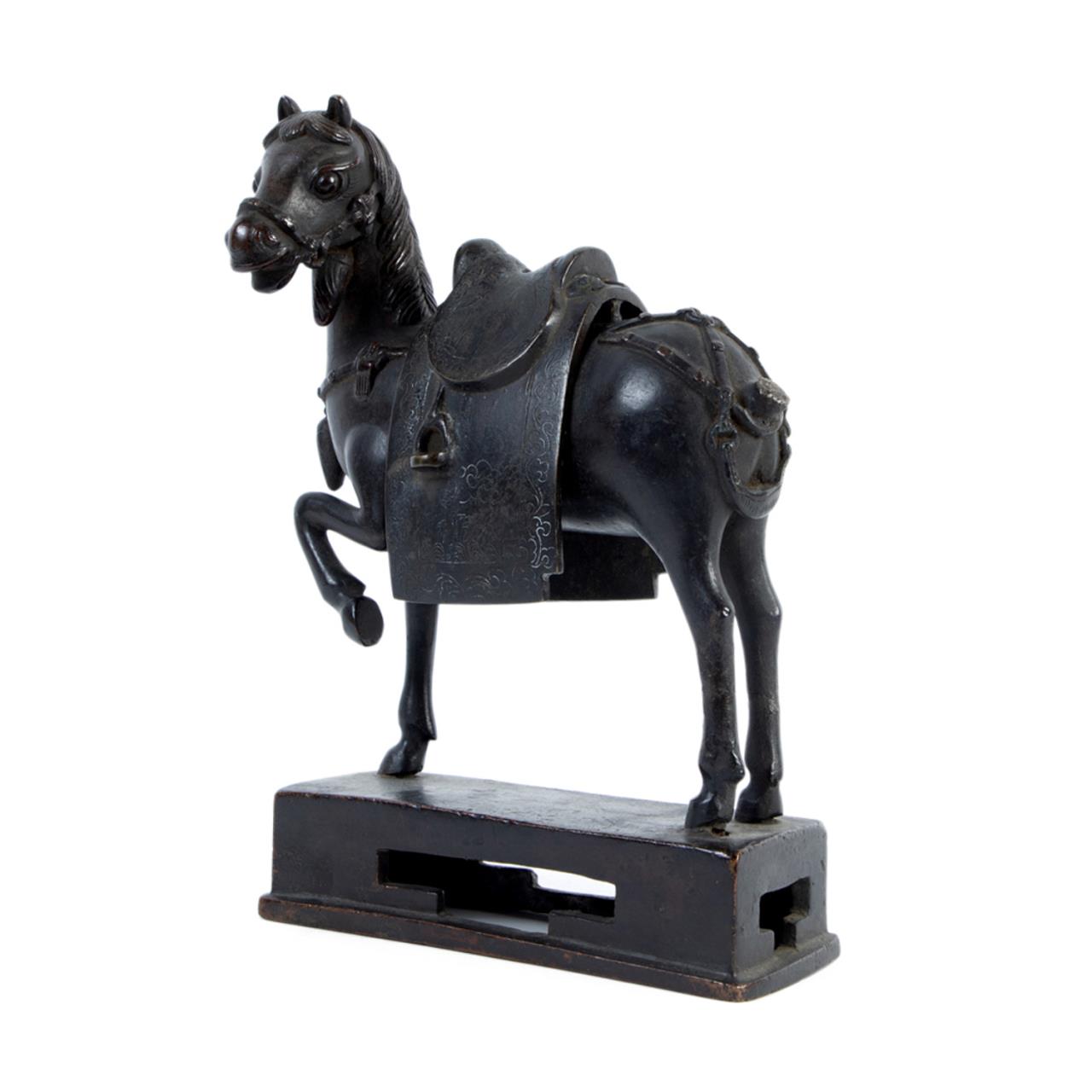 PATINATED METAL HORSE IN THE CHINESE 2bfb5f