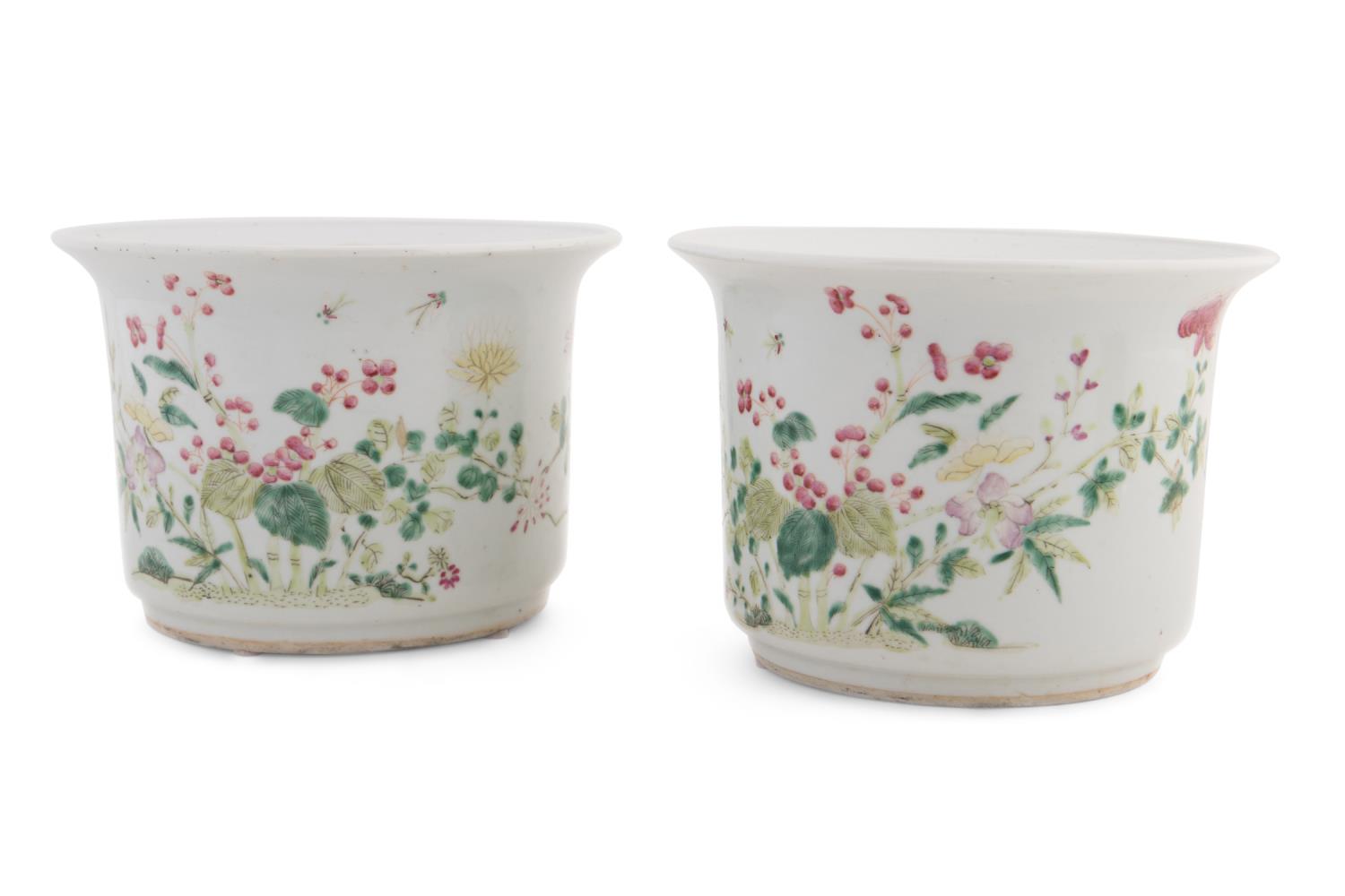 PAIR CHINESE FAMILLE ROSE FLORAL 2bfb70