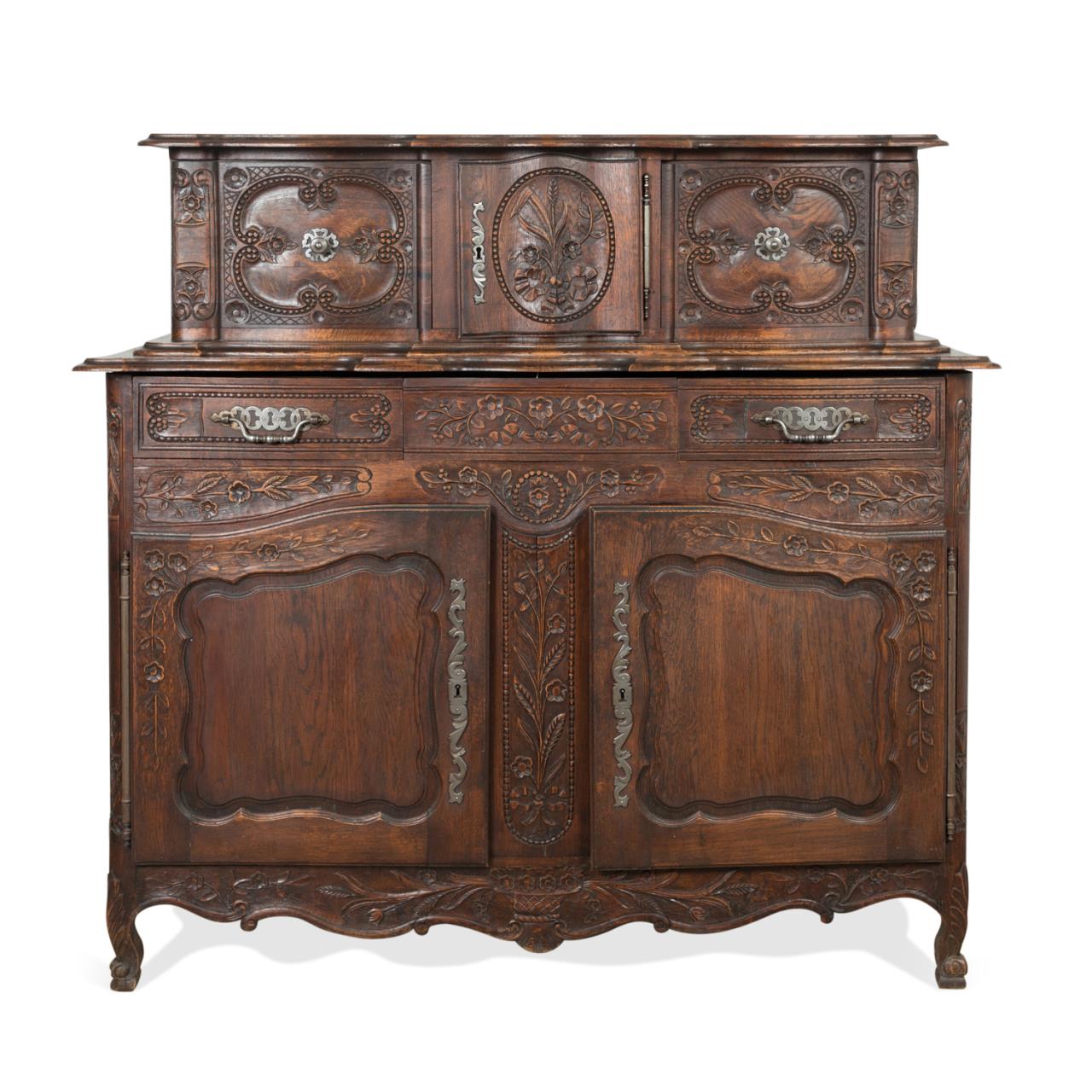 LOUIS XV STYLE OAK BUFFET A GLISSANT  2bfd6b