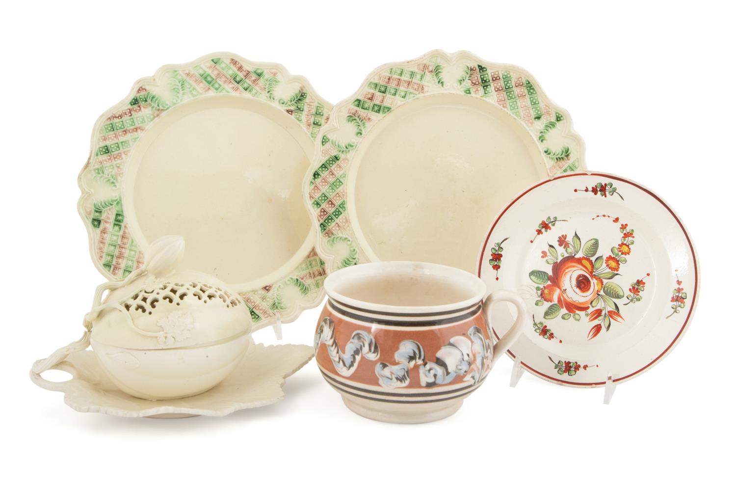 FIVE PIECES OF CREAMWARE & MOCHAWARE,