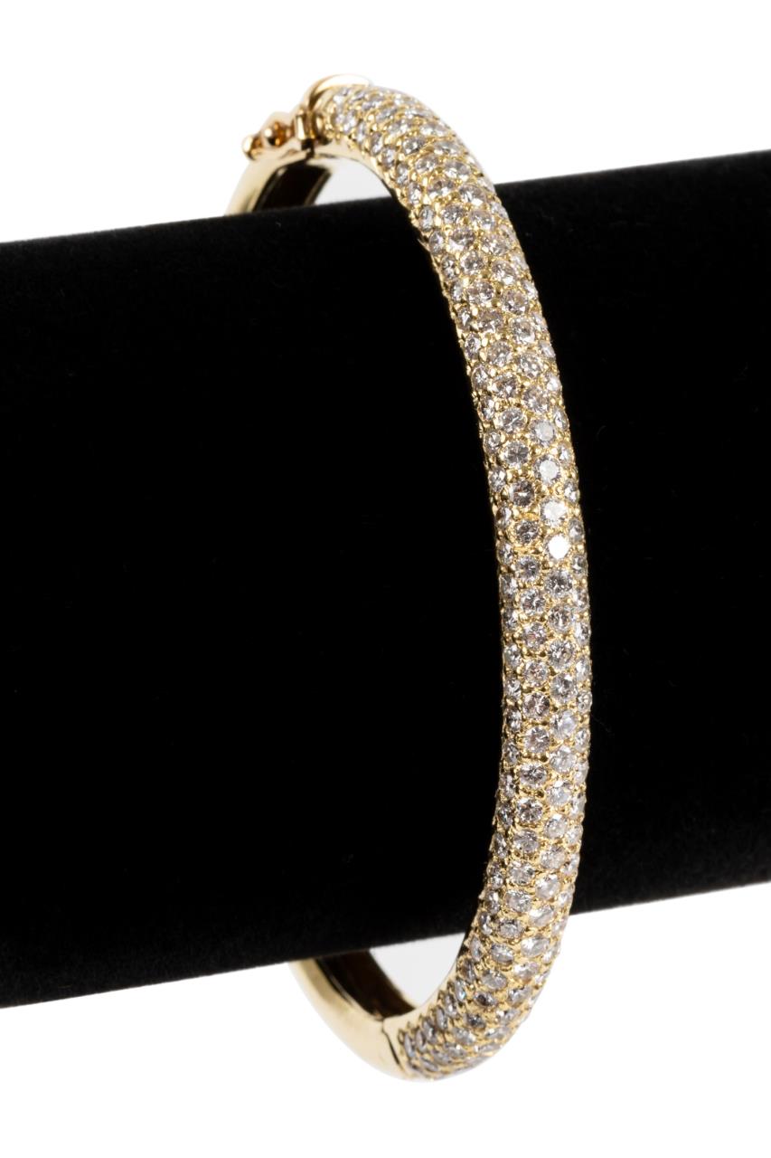 18K YG 5CTW DIAMOND HINGED BANGLE