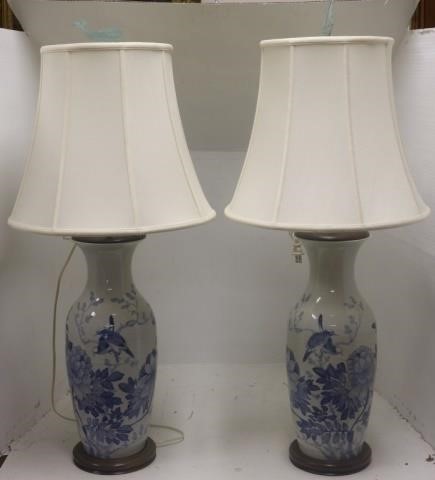 PAIR OF BLUE AND WHITE ORIENTAL
