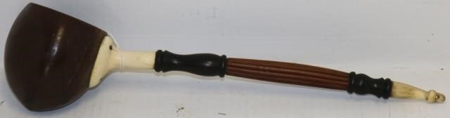 COCONUT DIPPER WITH REEDED MAHOGANY 2c2a00