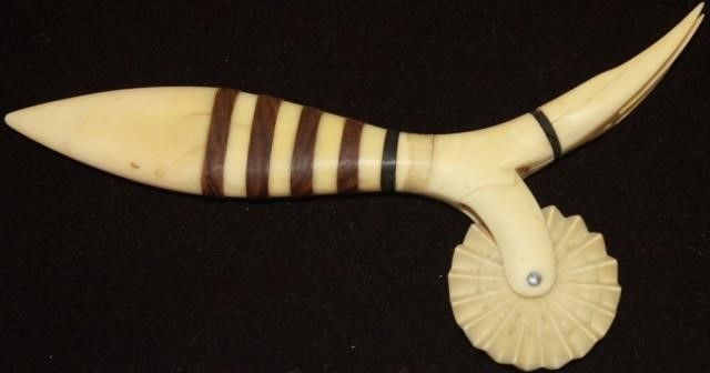 19TH C SAILOR MADE SCRIMSHAW JAGGING 2c2b1e