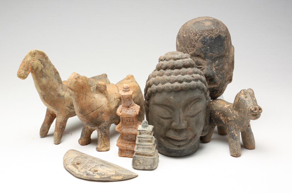 GROUP OF KOREAN FIGURAL POTTERY.