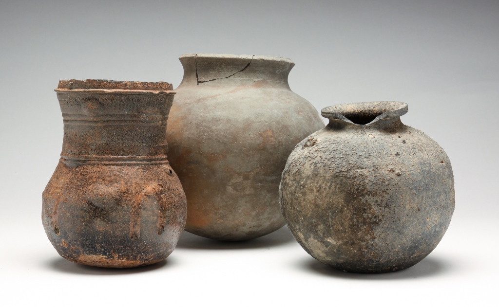 THREE KOREAN POTTERY VESSELS. Possibly