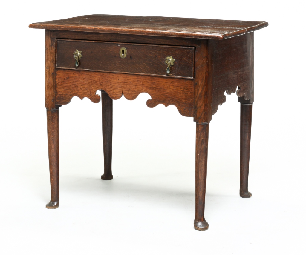 ENGLISH QUEEN ANNE DRESSING TABLE  2c2db7