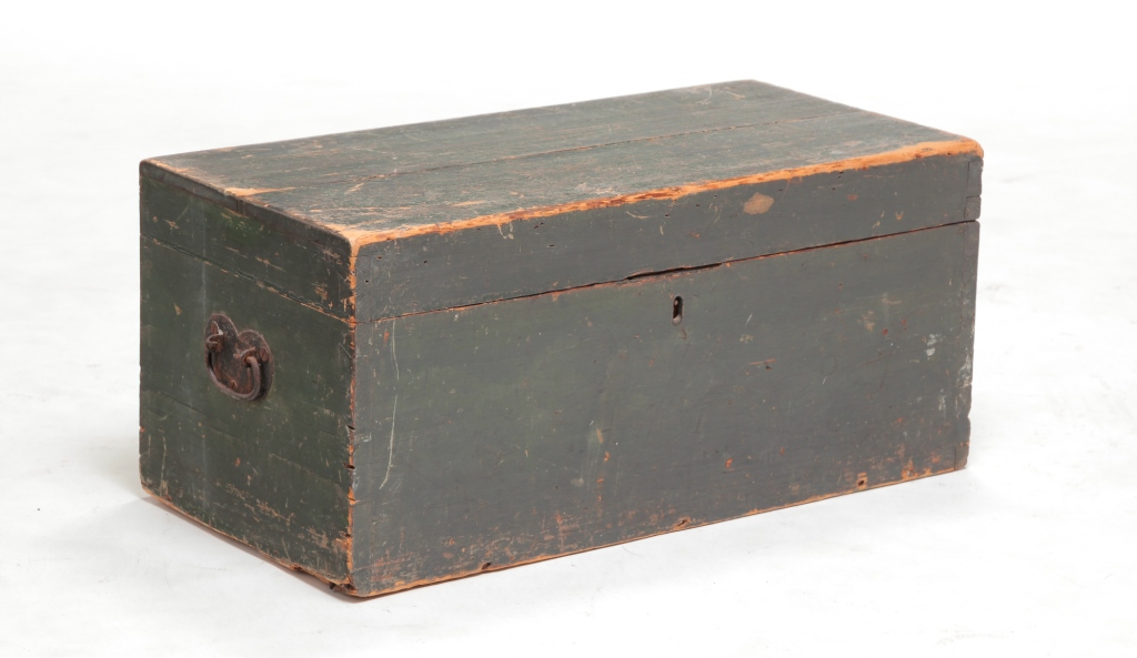 AMERICAN PAINTED TRUNK. Mid 19th