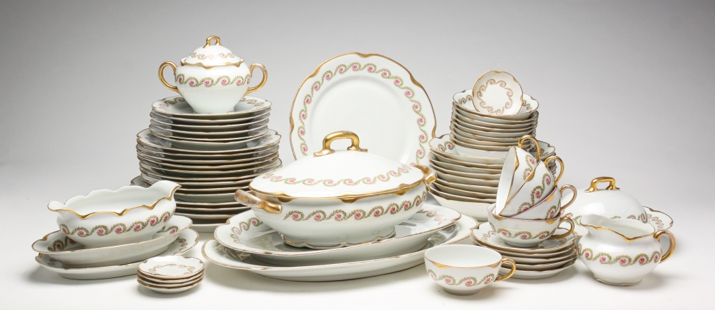 PARTIAL SET OF AUSTRIAN PORCELAIN  2c2f12