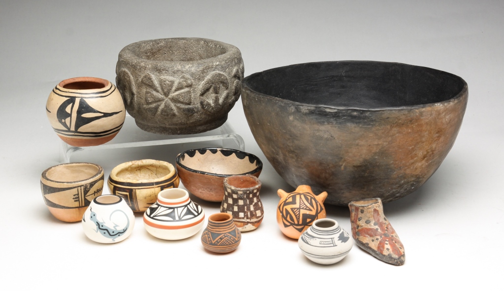 GROUP OF NATIVE AMERICAN POTS  2c2f92