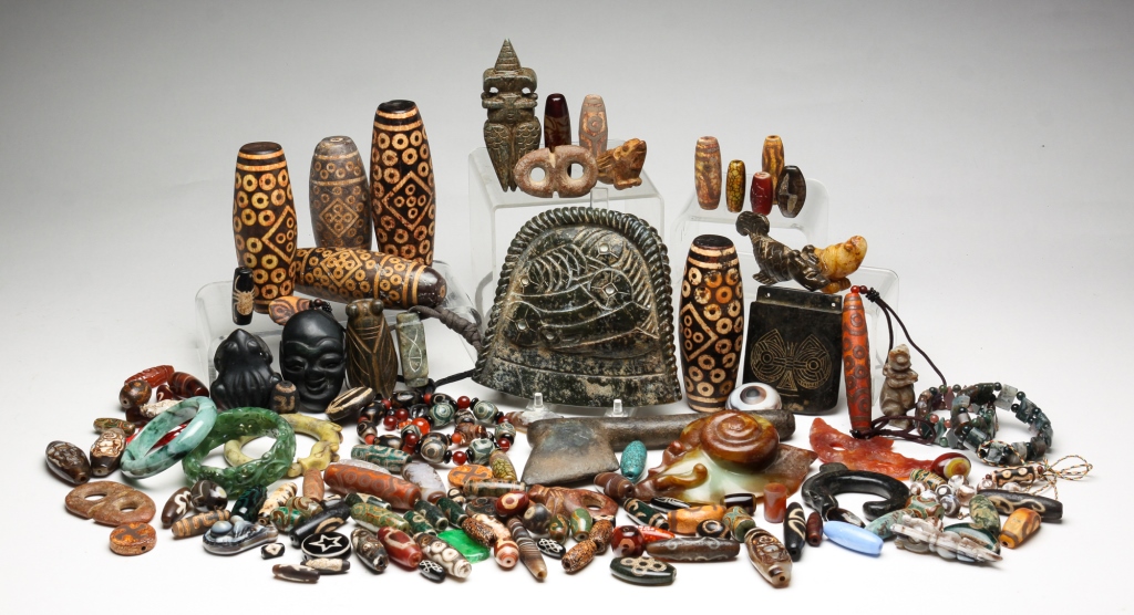 LARGE GROUP OF BEADS, BANGLES AND CARVINGS.