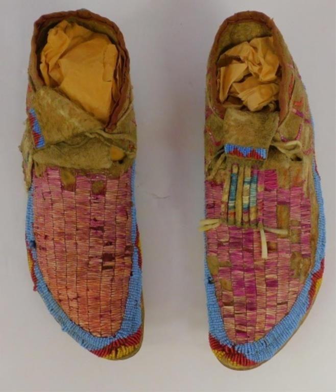 EARLY 19TH CENTURY PAIR OF SIOUX 2c196f