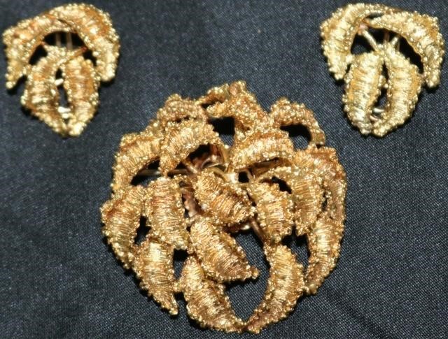 3 PIECE GOLD LOT WITH CAST LEAF 2c1d1f