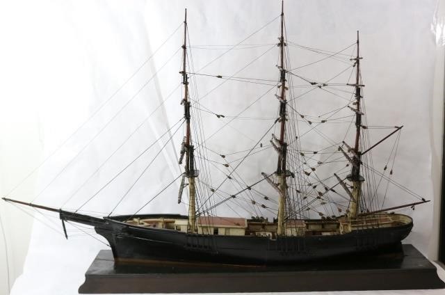 EARLY 20TH CENTURY WOODEN SHIP 2c1d65