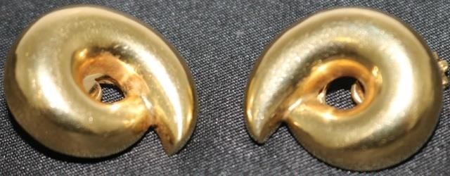 18KT YELLOW COLD CLIP ON EARRINGS  2c1d69