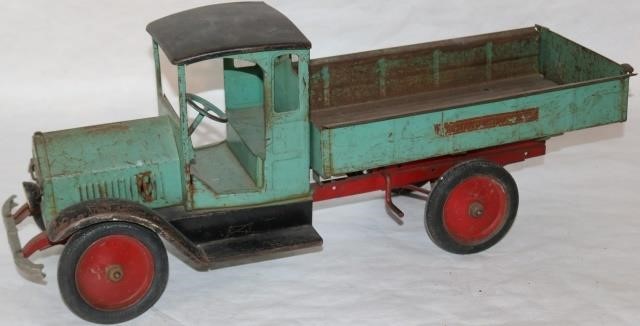 CA. 1920S STURDY TOY PRESSED STEEL DUMP