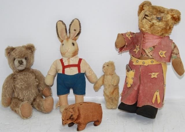 LOT OF 5 20TH CENTURY STUFFED ANIMALS.