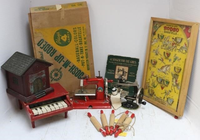 LOT OF 10 TOYS, EARLY-MID 20TH C. TO