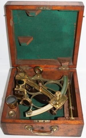 19TH CENTURY BRASS SEXTANT BY HAKES 2c205b