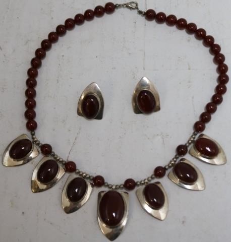 THREE PIECE STERLING AND CARNELIAN 2c20e0