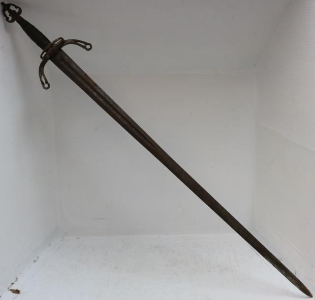 POSSIBLY 19TH CENTURY IRON BROADSWORD  2c210e