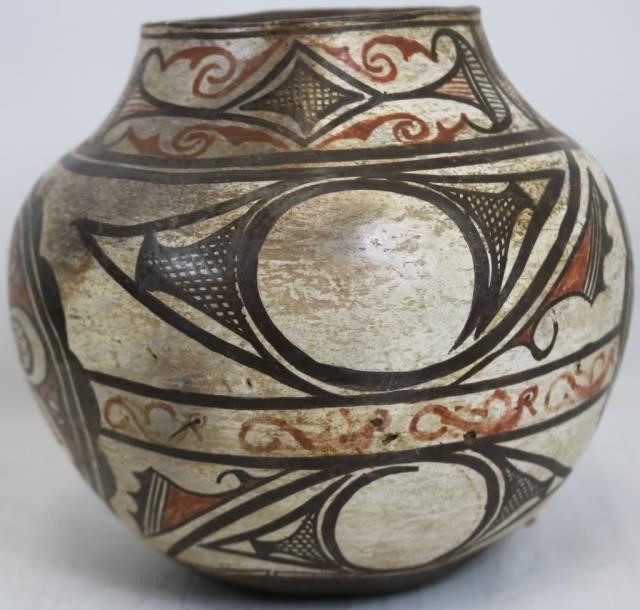 ZUNI POTTERY JAR WITH GEOMETRIC 2c2383