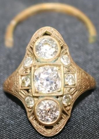 14KT. GOLD LADY'S DIAMOND RING