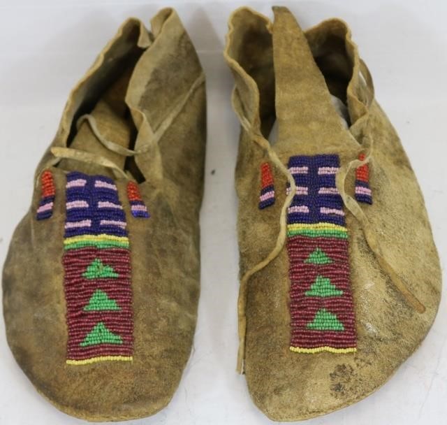 PAIR OF 19TH C CENTRAL PLAINS INDIAN