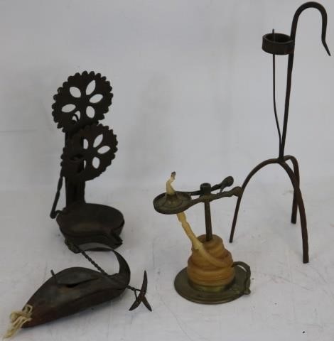 4 WROUGHT IRON AND BRASS LIGHTING 2c245d