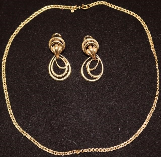 LOT INCLUDING PAIR OF 14KT GOLD 2c2566