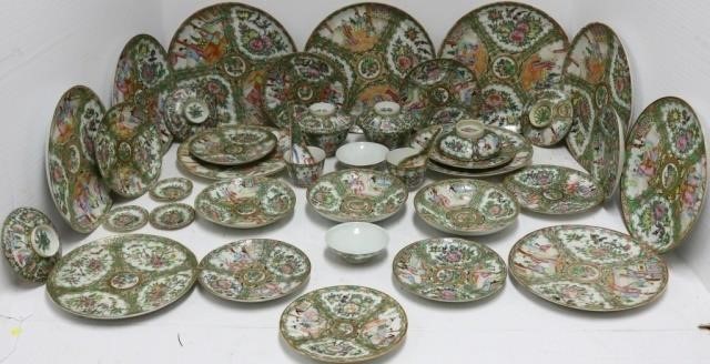 39 PIECE LOT OF ROSE MEDALLION  2c2639