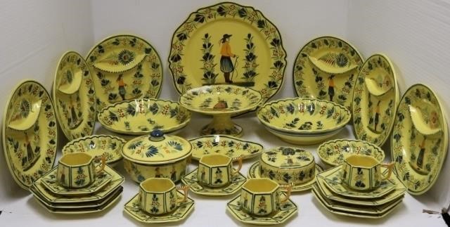 31 PIECE LOT OF QUIMPER POTTERY 2c2780