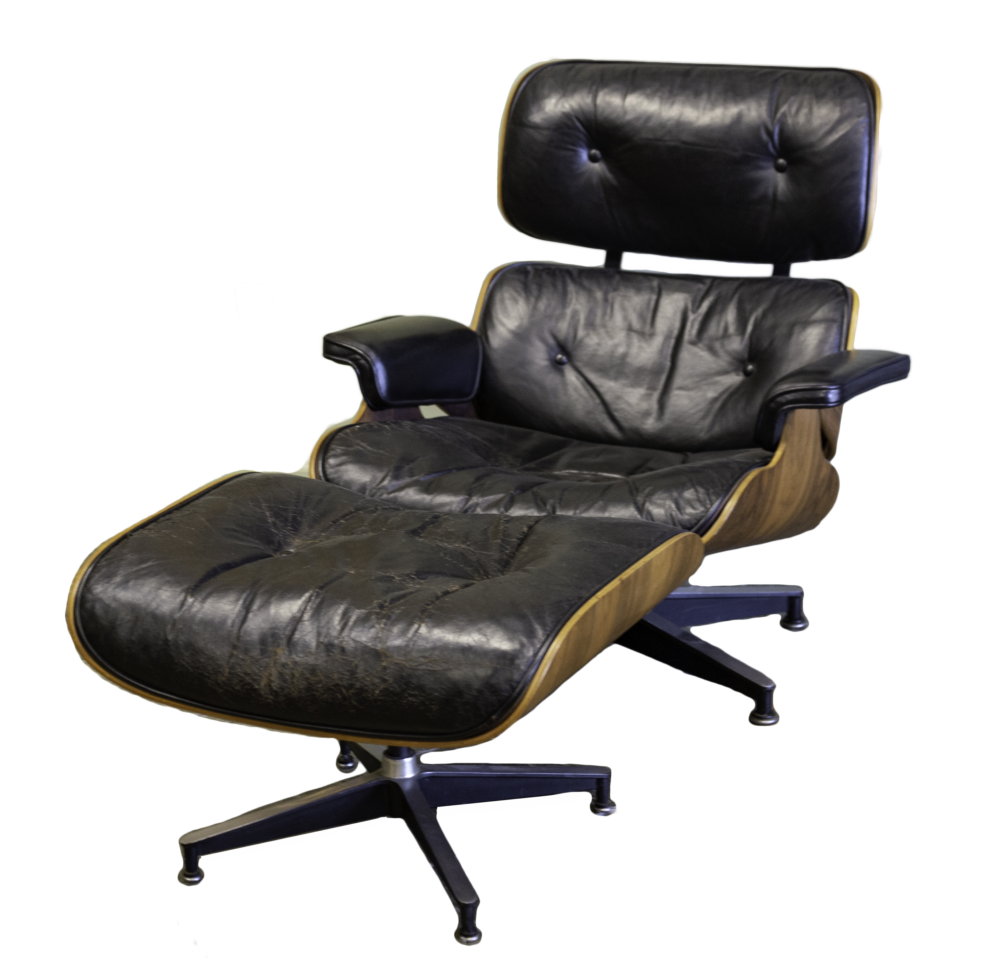 CHARLES & RAY EAMES LOUNGE CHAIR