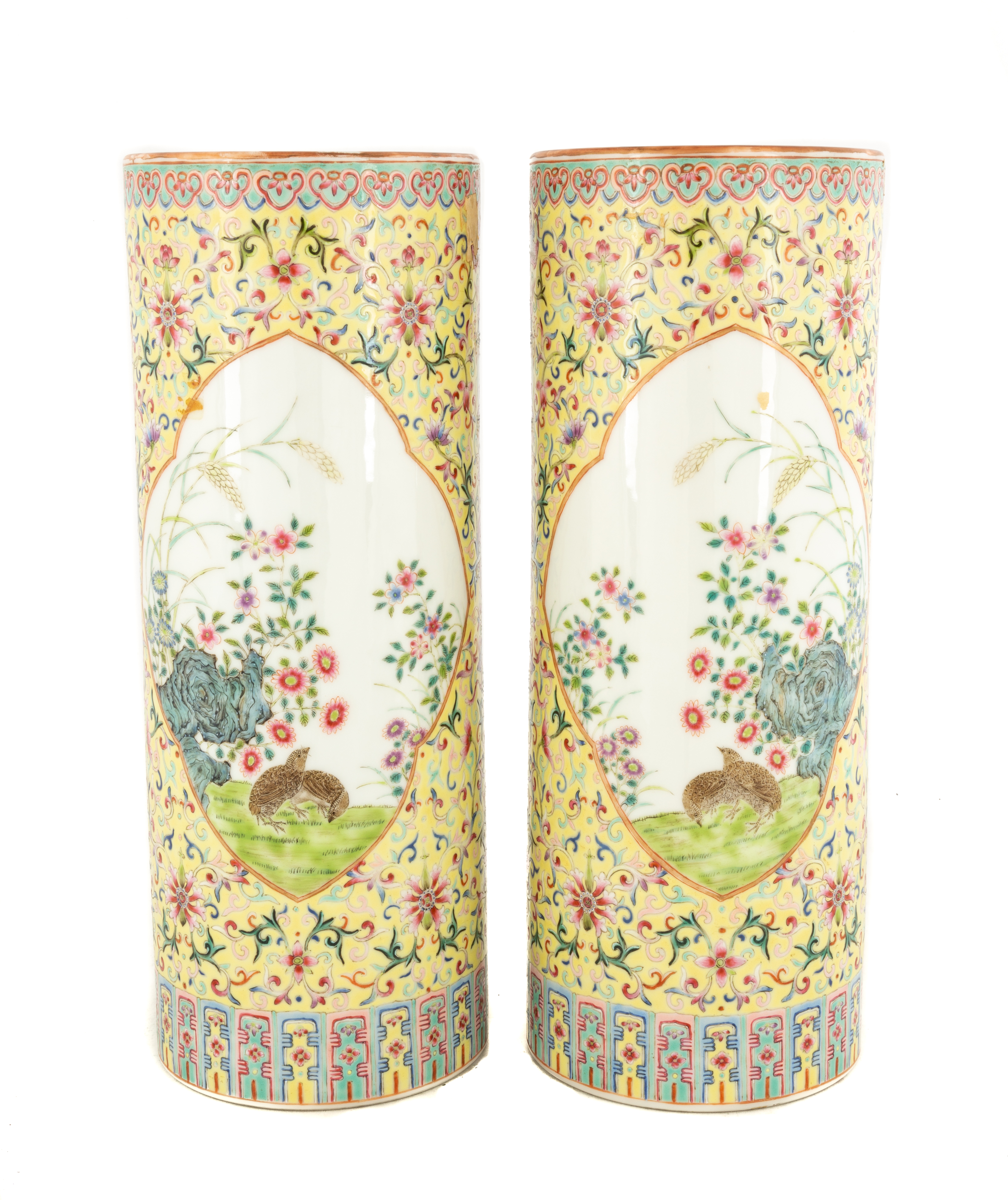 PAIR OF CHINESE PORCELAIN FAMILLE