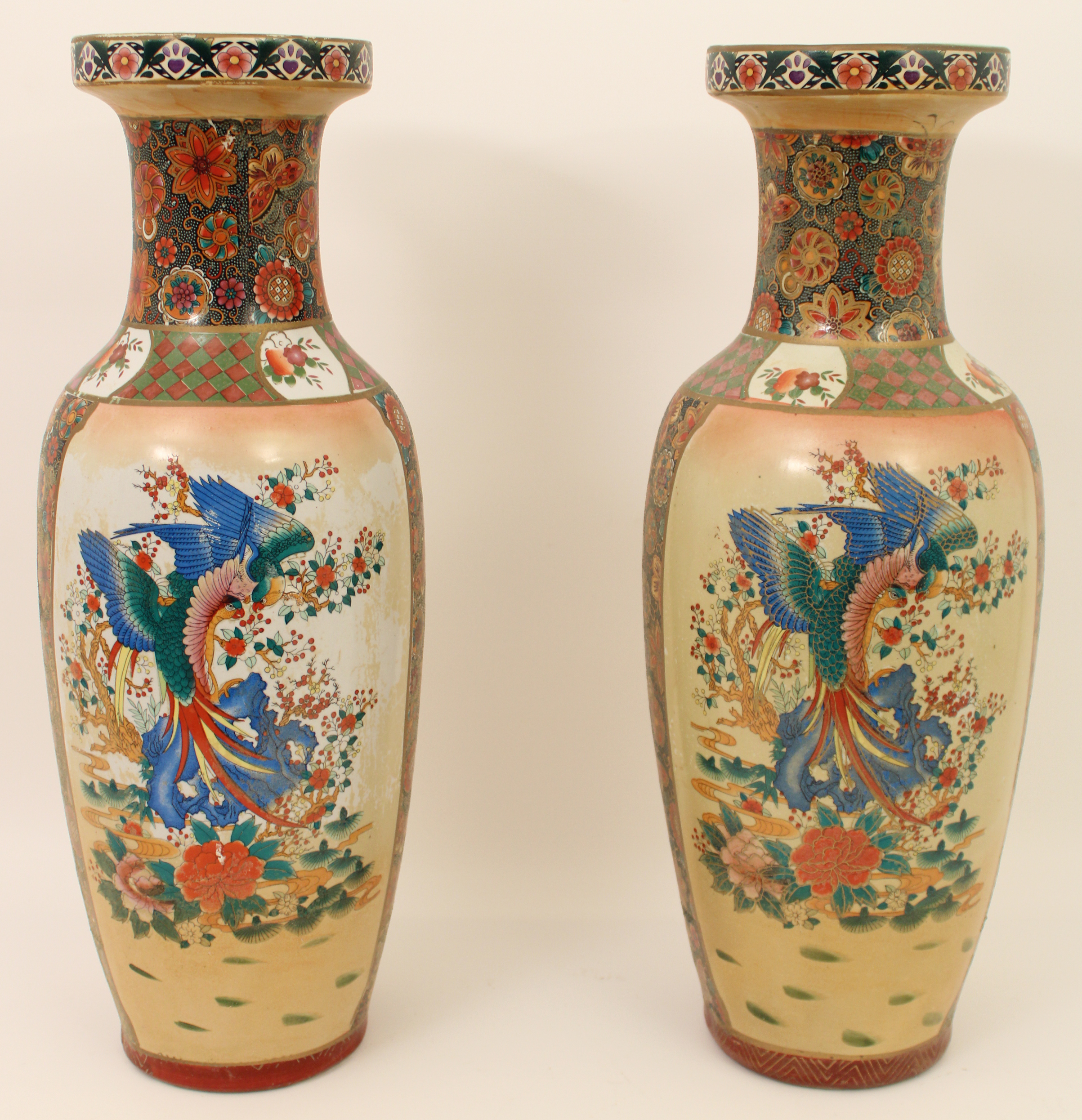 PAIR OF LATE JAPANESE SATSUMA VASES 2c8999