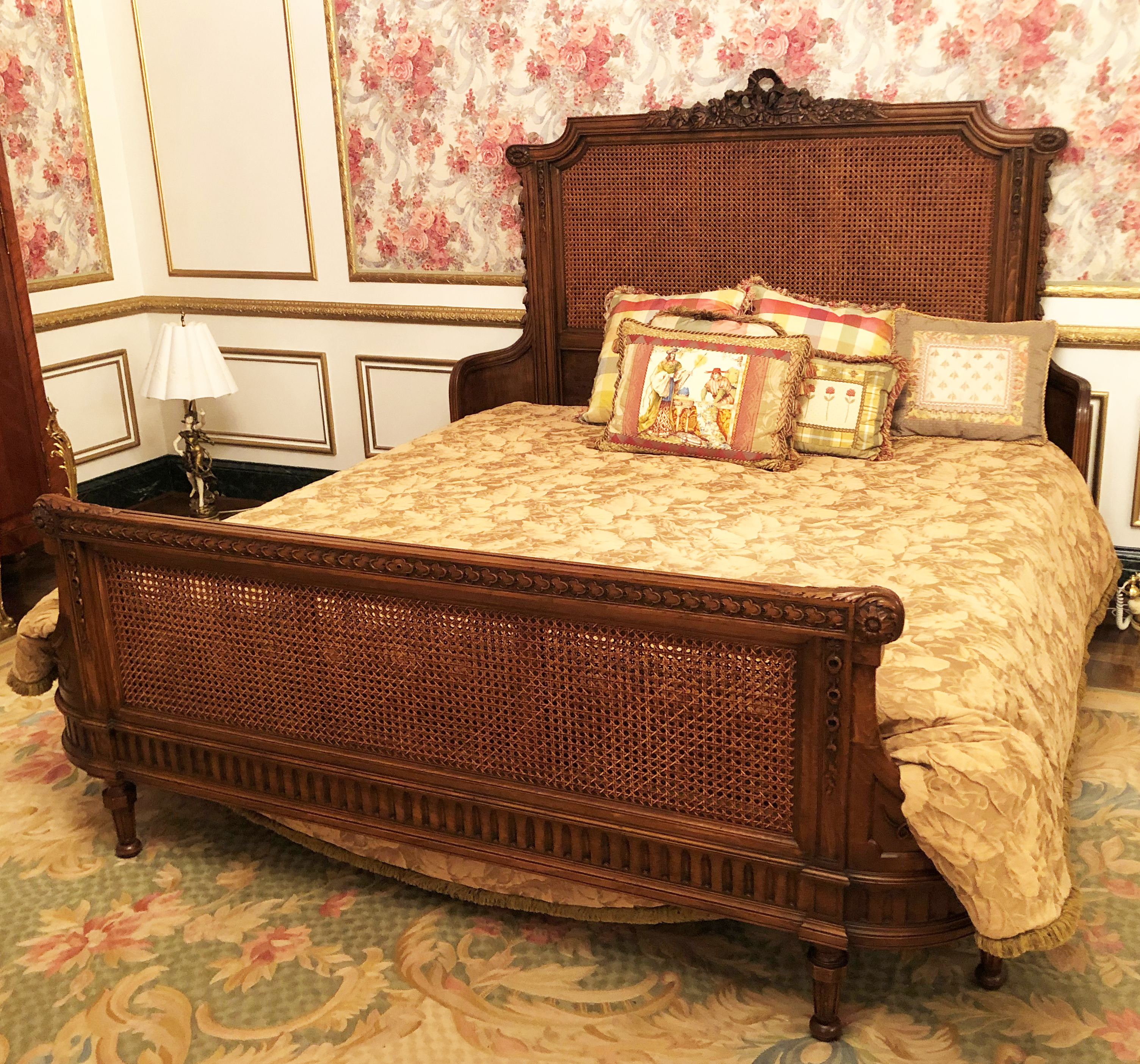 GRAND LOUIS XVI STYLE CANED WALNUT 2c89a6