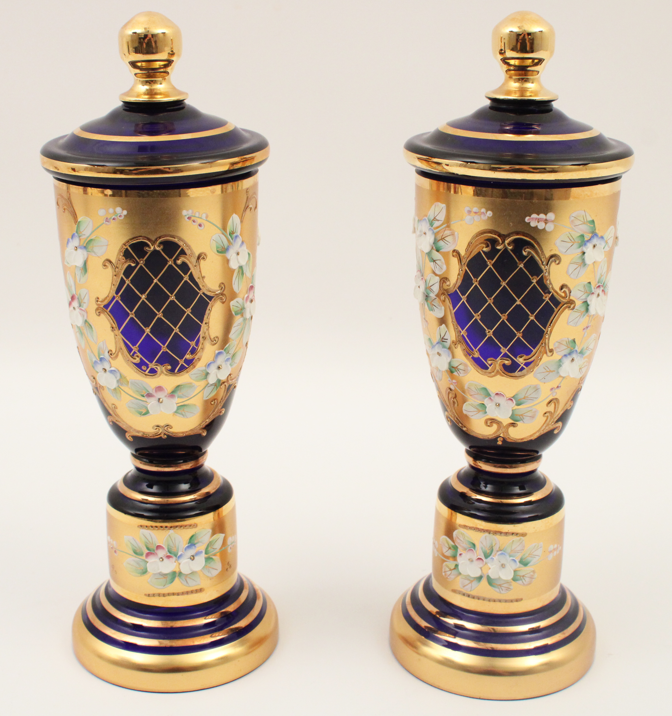 PAIR OF BOHEMIAN CAPPED URNS Pair 2c8af4