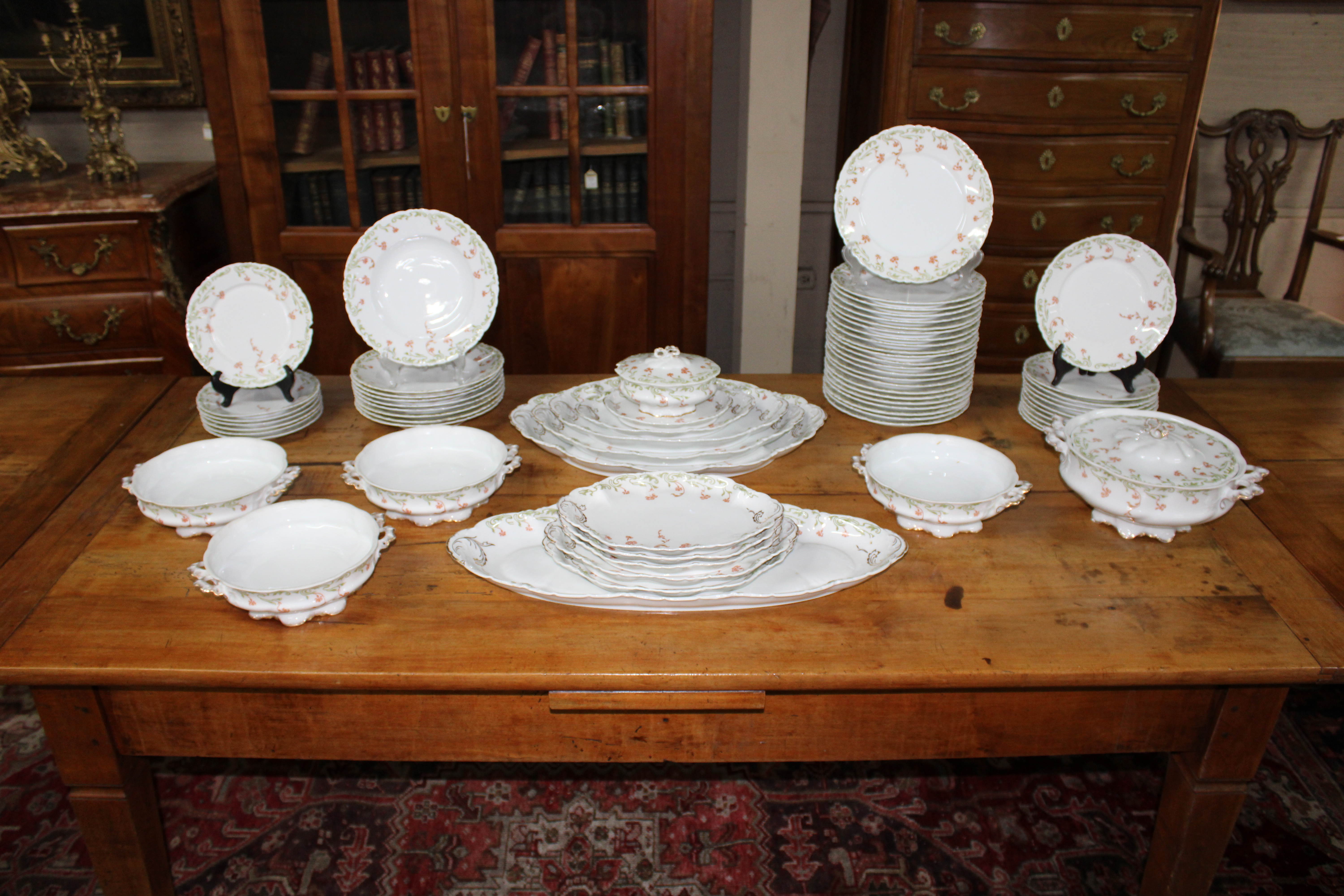 66 PC BAVARIAN DINNER SERVICE 2c8bb5