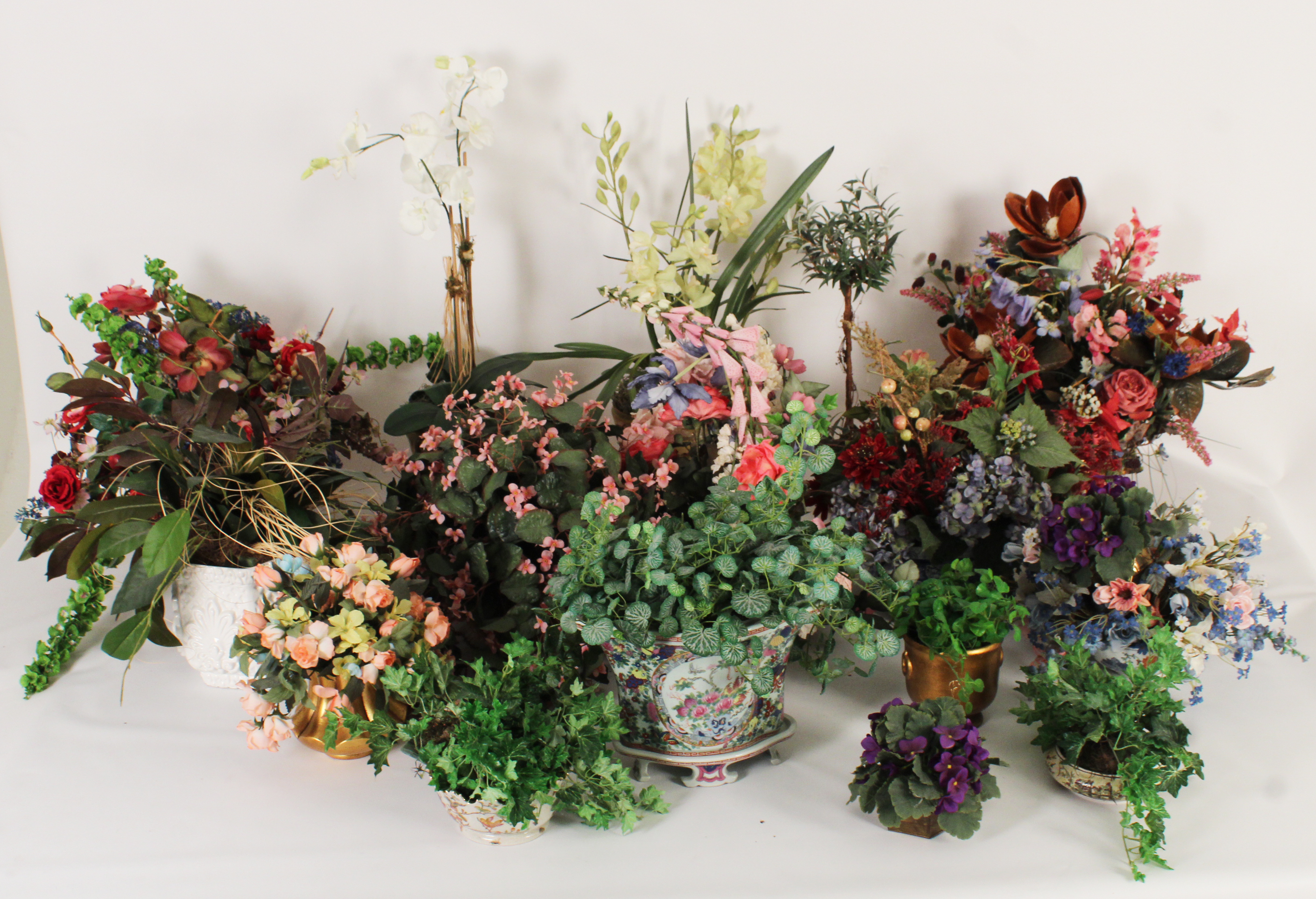 GROUP LOT OF ARTIFICIAL FLOWER DISPLAYS