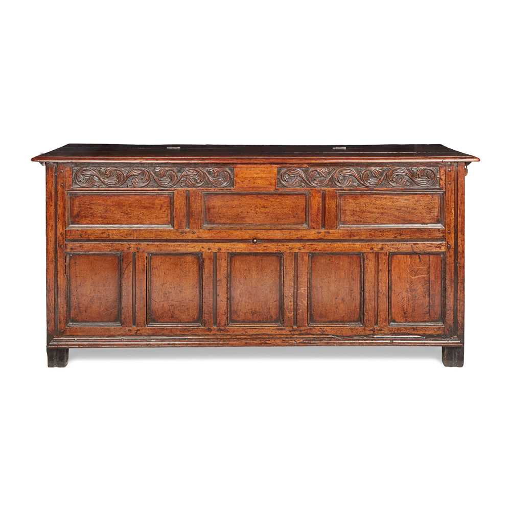 LARGE OAK JOINED CHEST 17TH CENTURY 2ca7b6