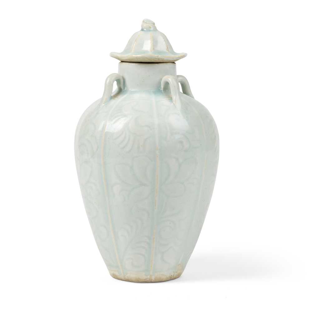 QINGBAI 'FLOWER' LOBED VASE WITH