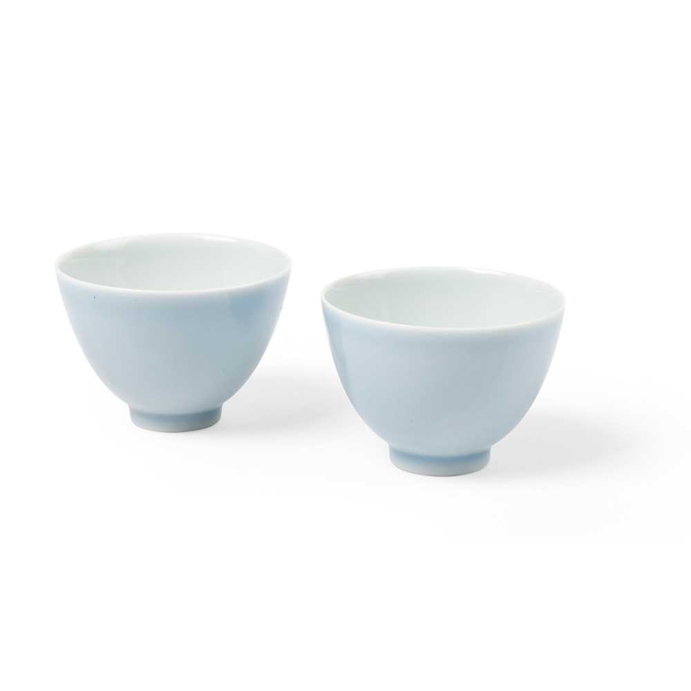 PAIR OF SKY-BLUE-GLAZED CUPS
QING