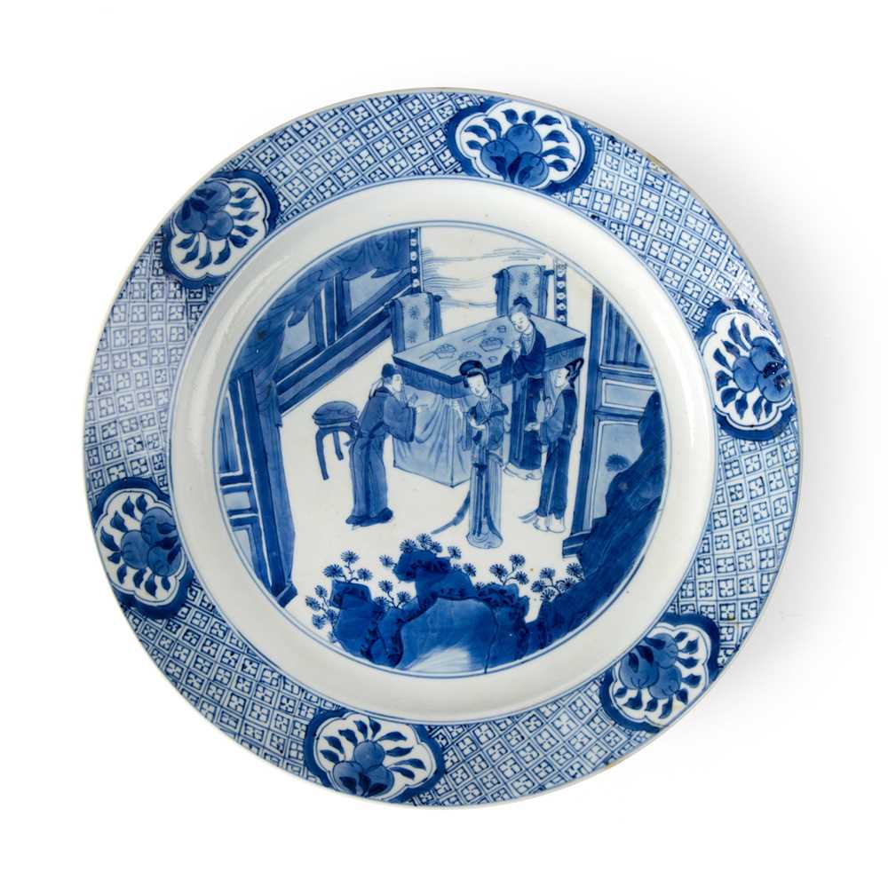 BLUE AND WHITE PLATE
QING DYNASTY,